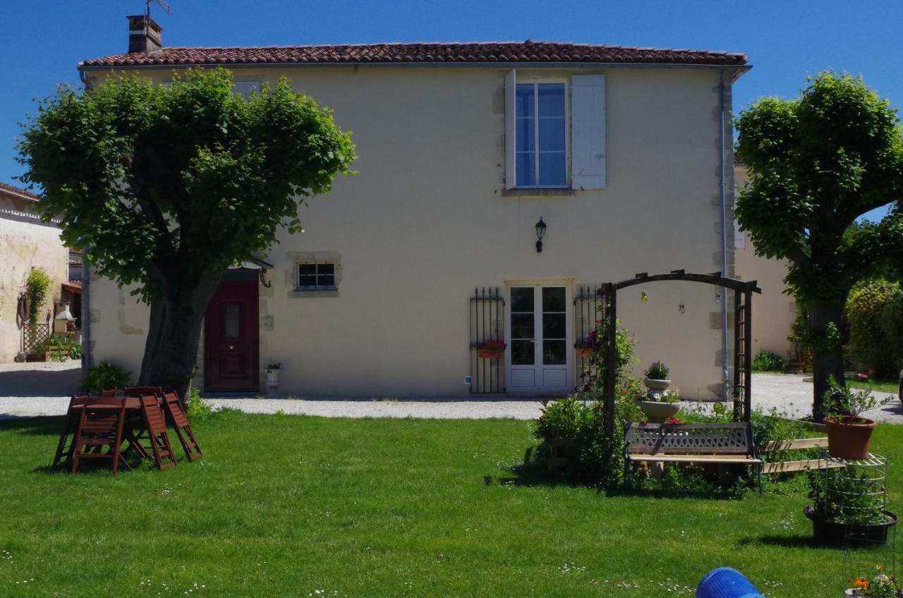 Maison D'Hotes Le Cadran Solaire Courcelles  Exterior foto