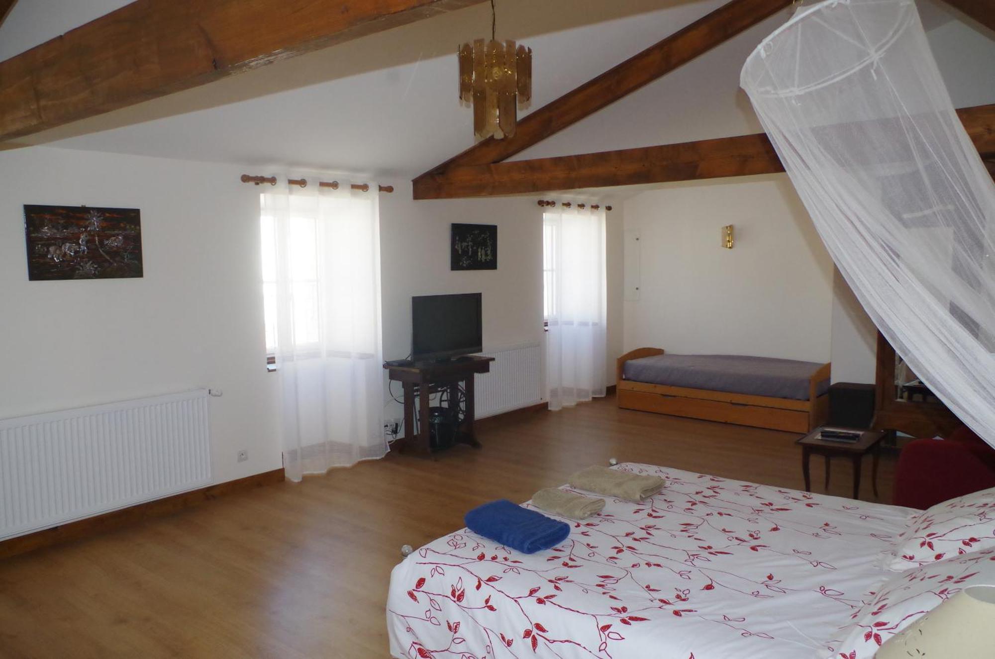 Maison D'Hotes Le Cadran Solaire Courcelles  Zimmer foto